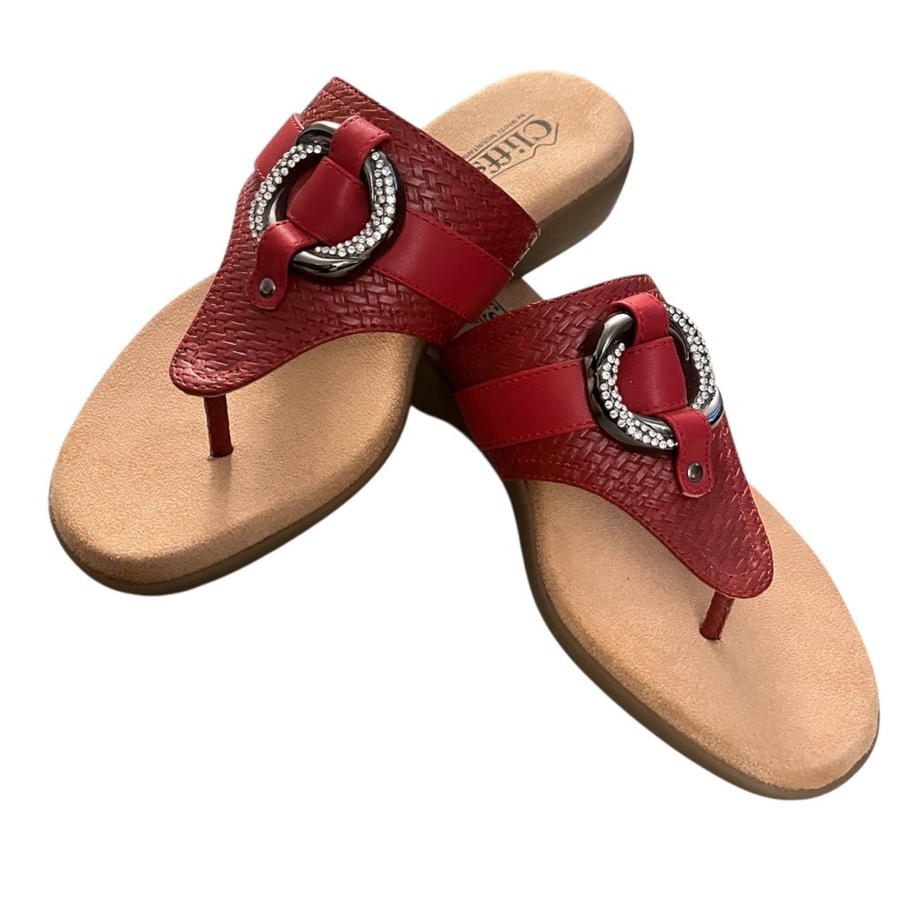 Cliffs Comfort Thong Sandal Flip-Flops  in Red with Decorative Buckle Brand New